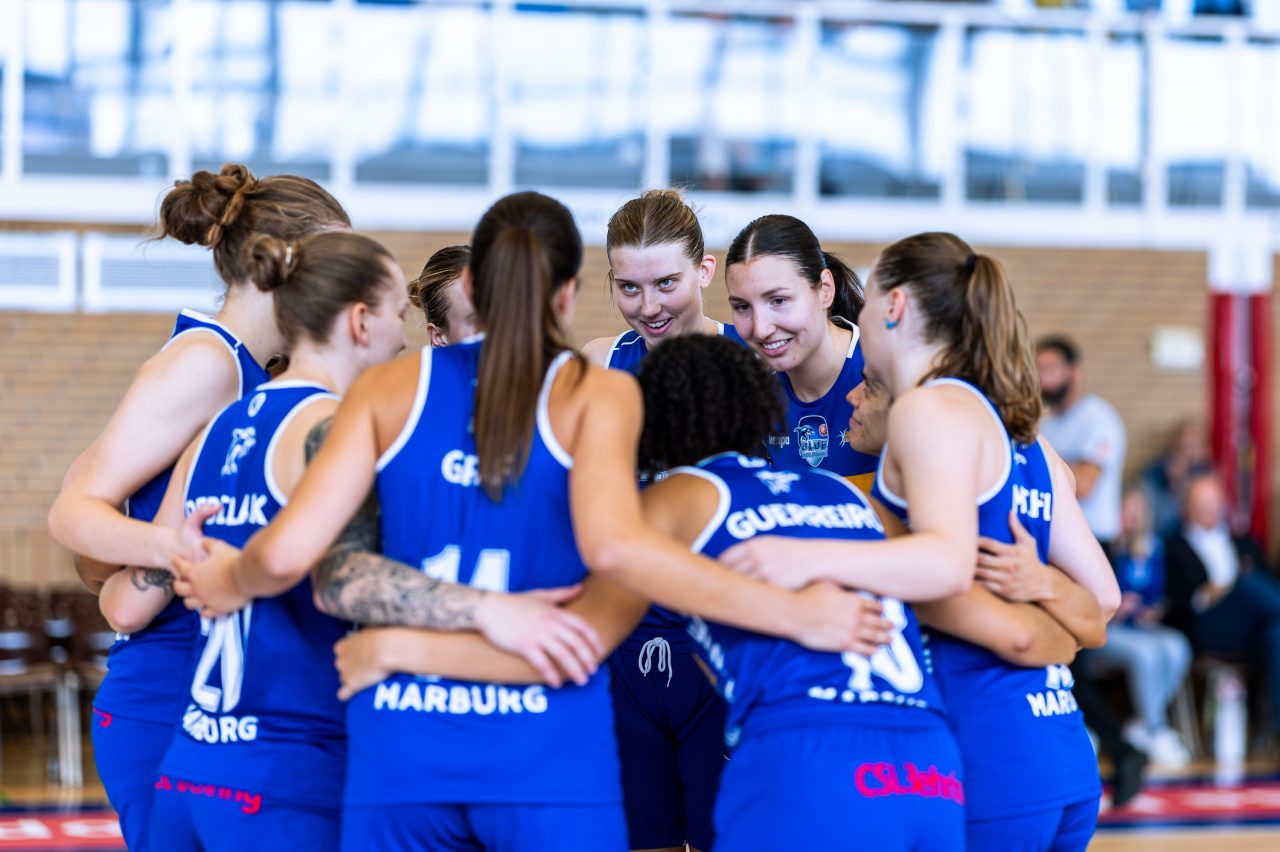 Blue Dolphins Marburg starten in Freiburg in die Saison 2025/26