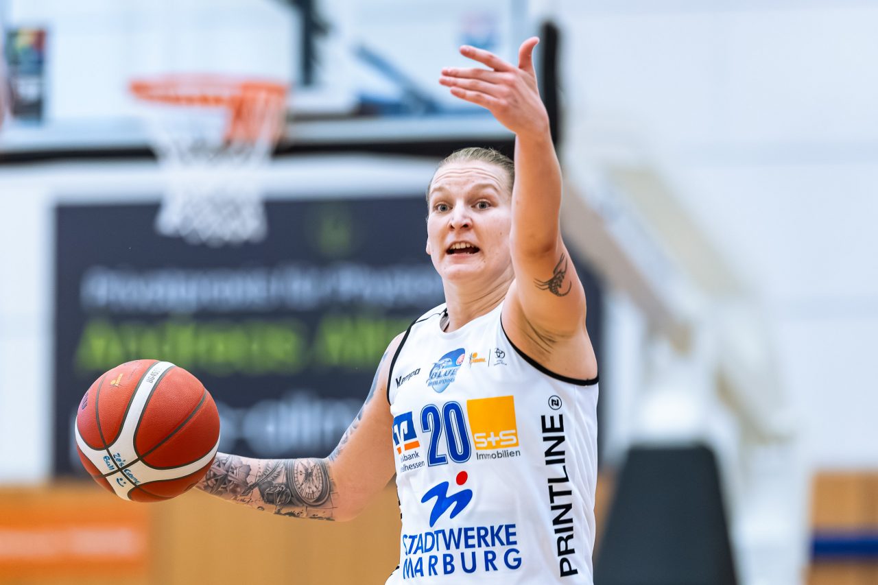 Blue Dolphins Marburg gewinnen Heimspiel gegen Syntainics MBC