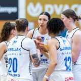 Die BC Marburg Blue Dolphins um Marianna Byvatov (von links, verdeckt), Lea Debeljak, Mia Heide, Sara Guerreiro und Allyson Fertig wollen sich am 22. und letzten Spieltag der Toyota 1. Damen Basketball Bundesliga mit einem Heimsieg gegen die Saarlouis Royals die Chance auf Platz vier erhalten. Foto: Stefan Tschersich