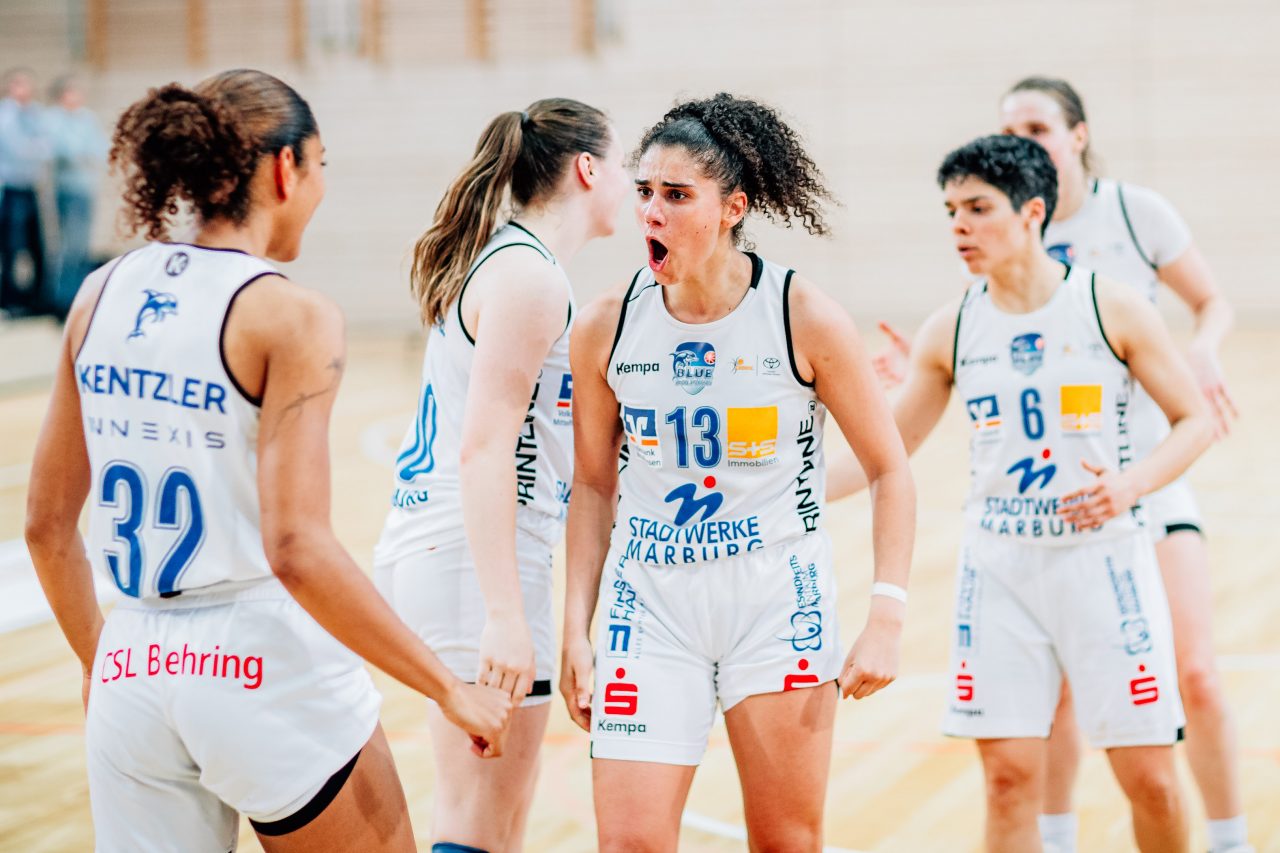 BC Marburg gewinnt erstes Playoff-Halbfinalspiel in Halle beim Syntainics MBC