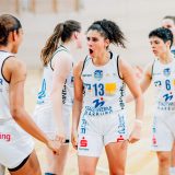 Die Marburgerin Sara Guerreiro (Nummer 13) war mit 20 Punkten Topscorerin des 1. Halbfinalspiels. Foto: Hartmut Boesener